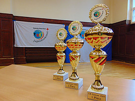 Drei Jugendrotkreuz-Pokale 