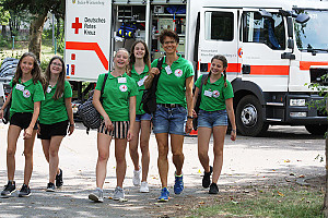 Fünf Schülerinnen und eine Betreuerin vom Jugendrotkreuz