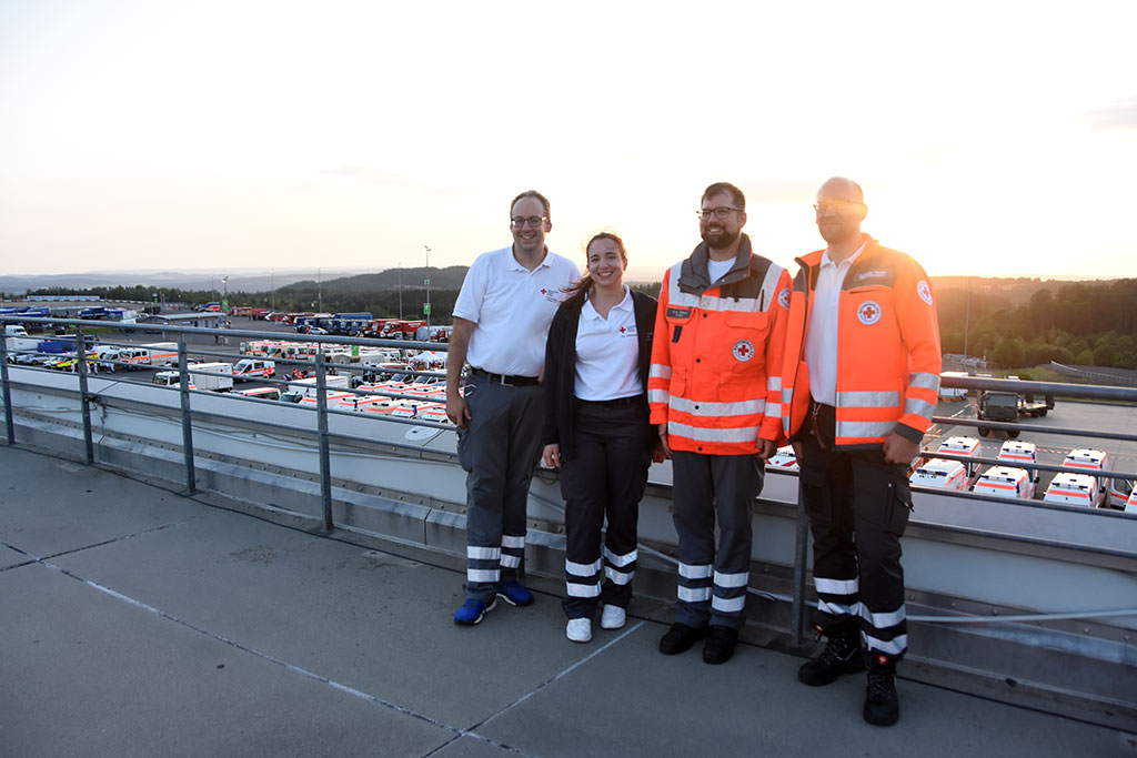 Gruppenbild mit vier DRK-Mitarbeitern