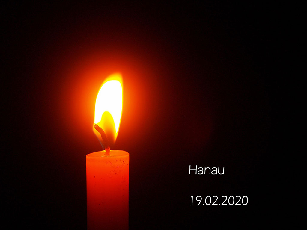 Brennede Kerze mit Schrift Hanau 19.02.2020