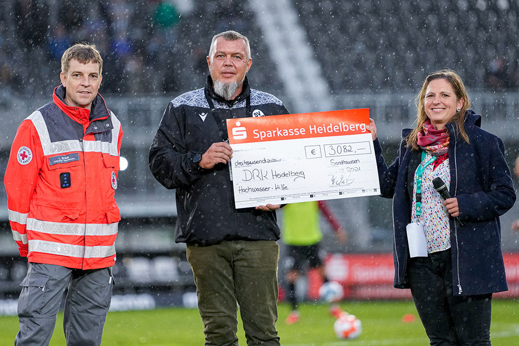 DRK-Fahrzeug-Kolonne