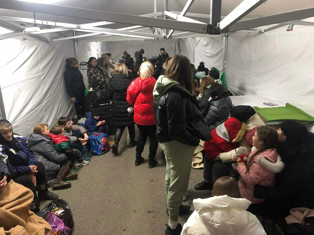 Ukrainische Flüchtlinge im Aufnahmelager in Ubla in der Slowakei an der Grenze zur Ukraine. Foto: Slowakisches Rotes Kreuz / IFRK