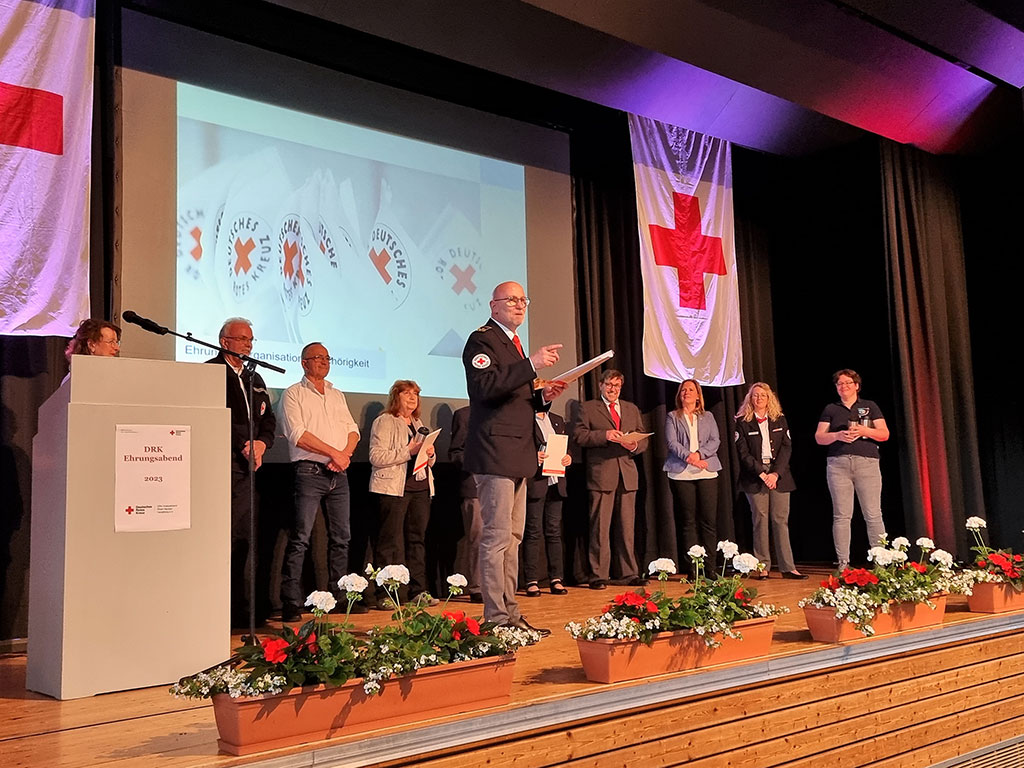 Präsident Jürgen Wiesbeck bei seiner Rede auf der Bühne