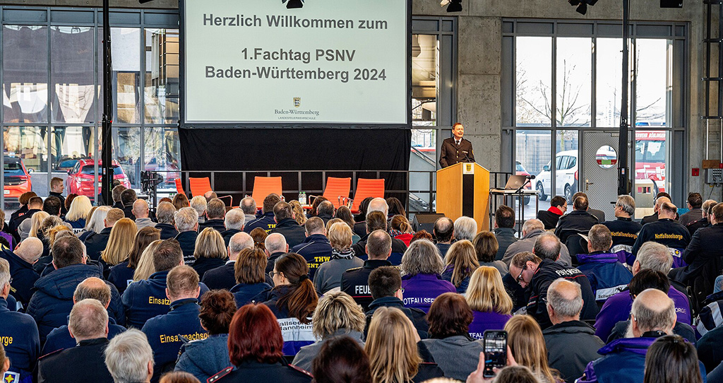 Bild größer ansehen Viele Zuhörer-innen beim Fachtag PSNV