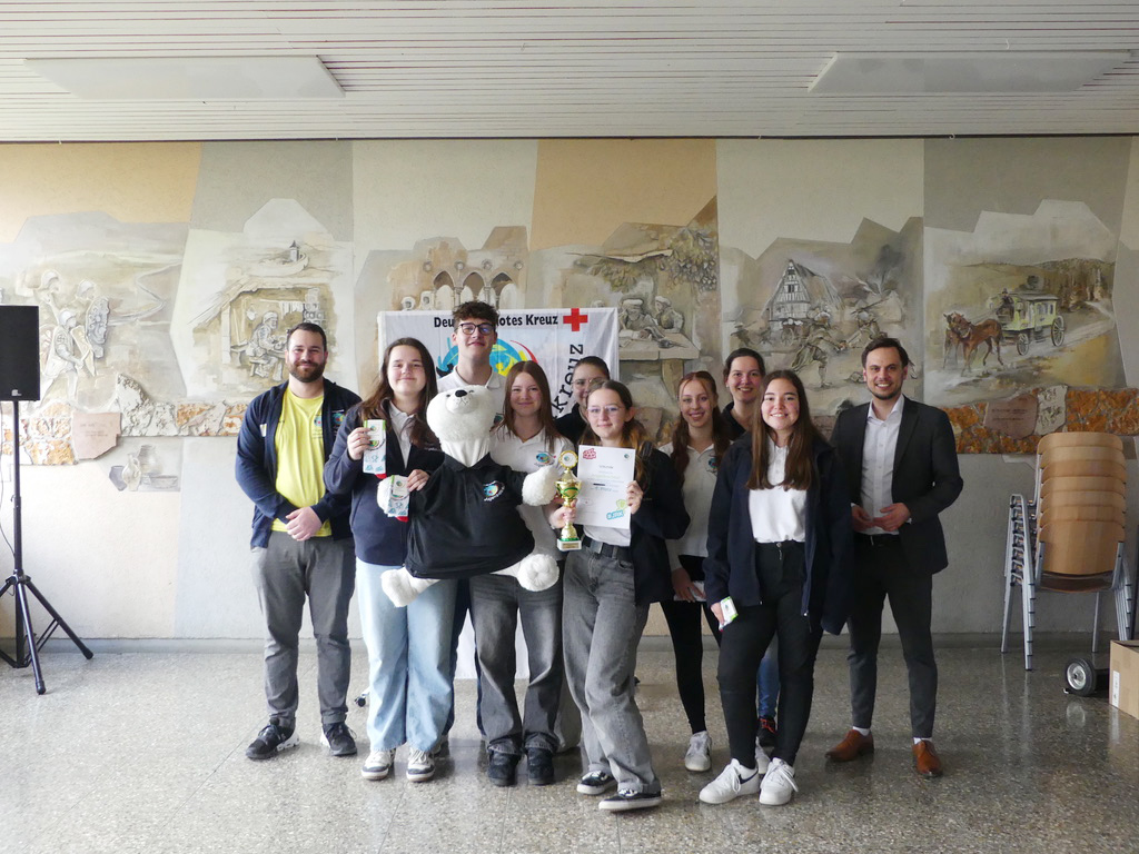 Siegergruppe der Stufe 3 aus Angelbachtal mit 7 Jugendlichen und der Gruppenleitung