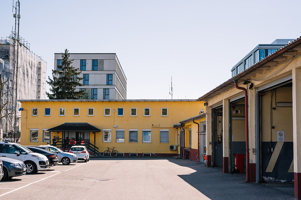 Gelände Langer Anger 2 mit den alten Gebäuden des DRK Kreisverbandes