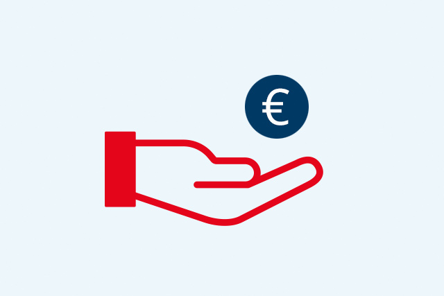 Euromünze über einer Hand