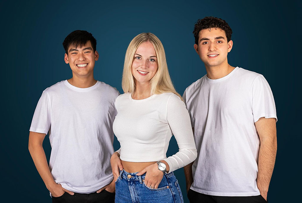 Drei junge Menschen